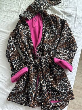 Y2K Betsey Johnson Leopard Print Plush Robe with Hot Pink Lining
